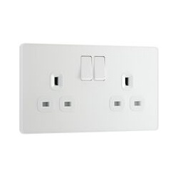 13a 2g Plastic Switched Socket